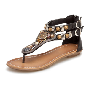 Delicate sandals with metal accents